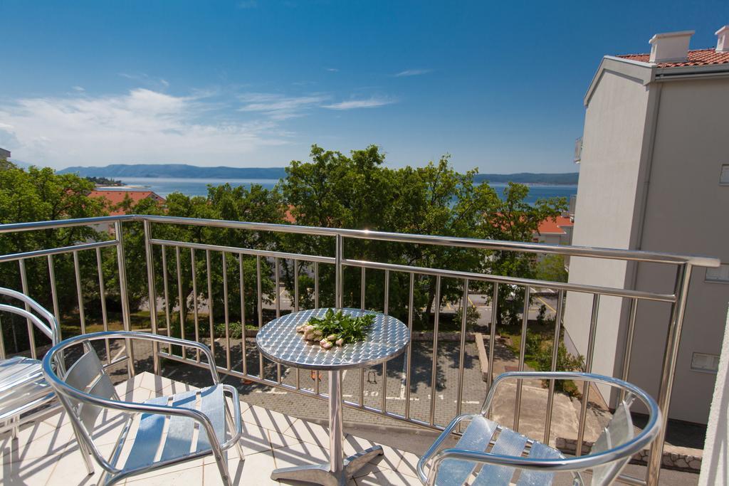 Apartments Ines Selce Exterior photo