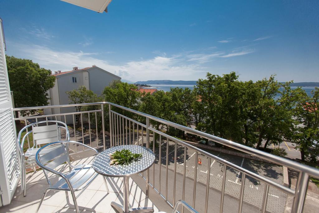 Apartments Ines Selce Exterior photo